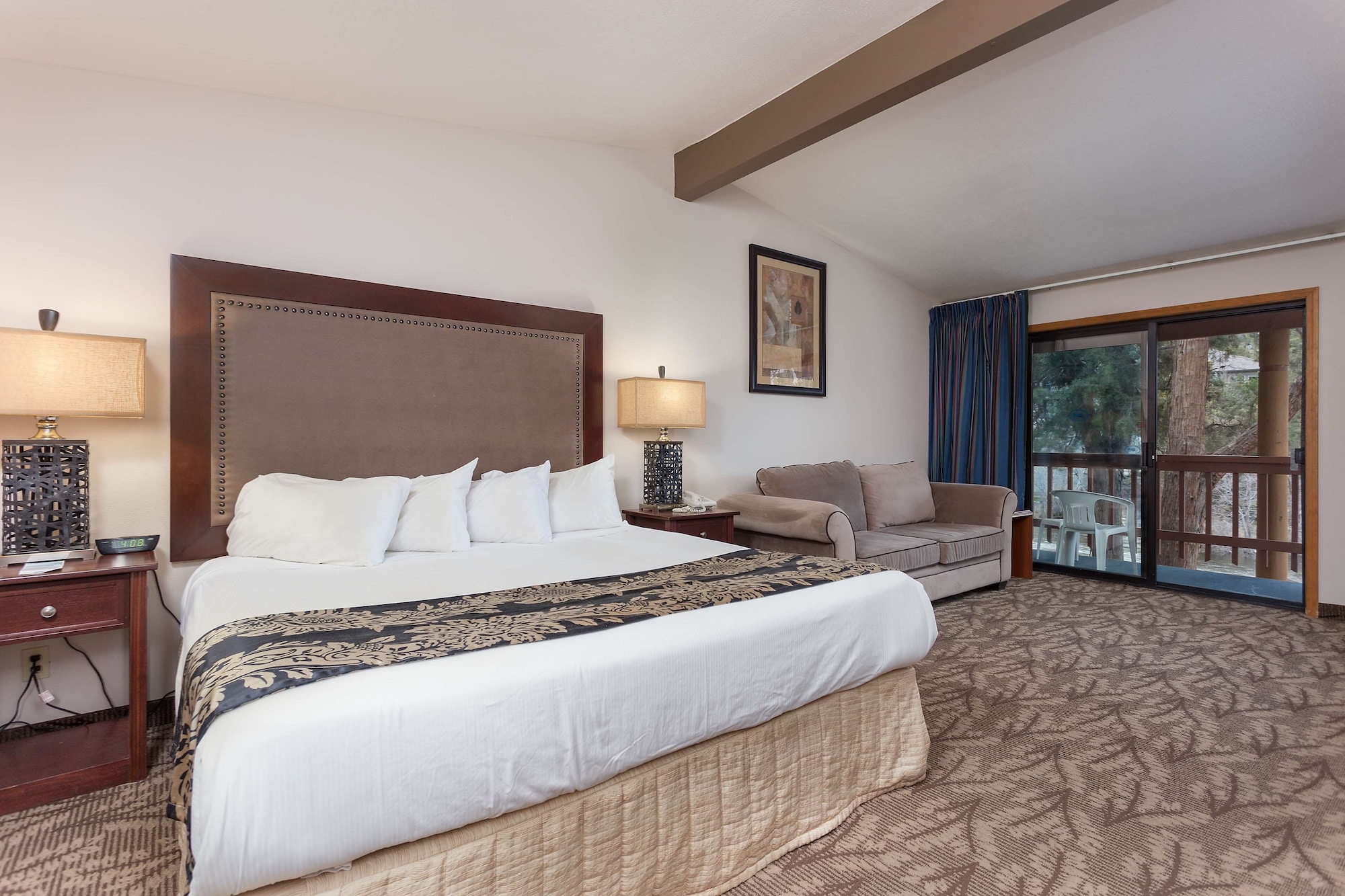 DELUXE, KING BED, RIVER VIEW