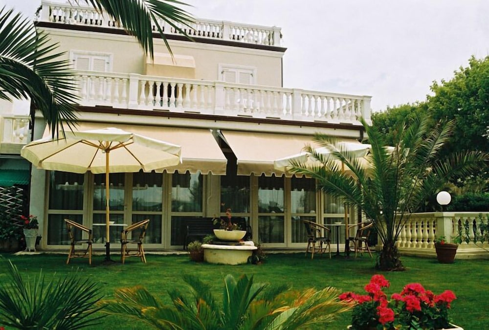 Coluccini Hotel 1/33