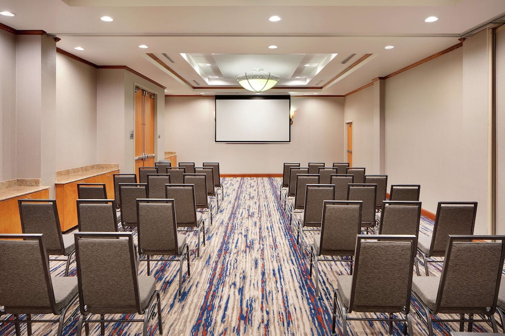 Doubletree By Hilton Richmond Airport 33/40