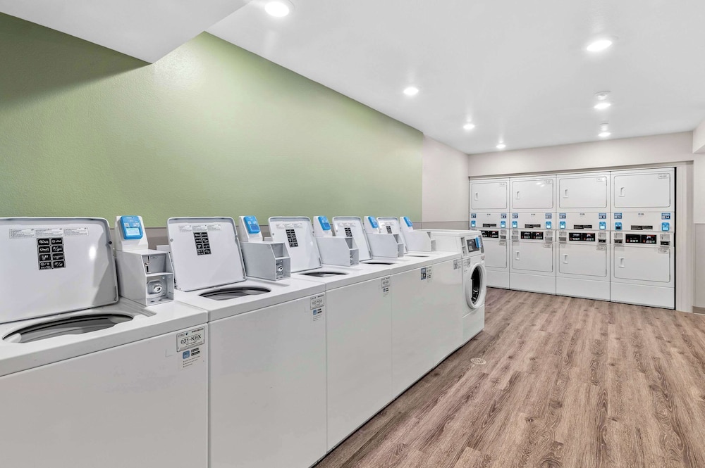WoodSpring Suites Indio - Coachella Valley 17/24