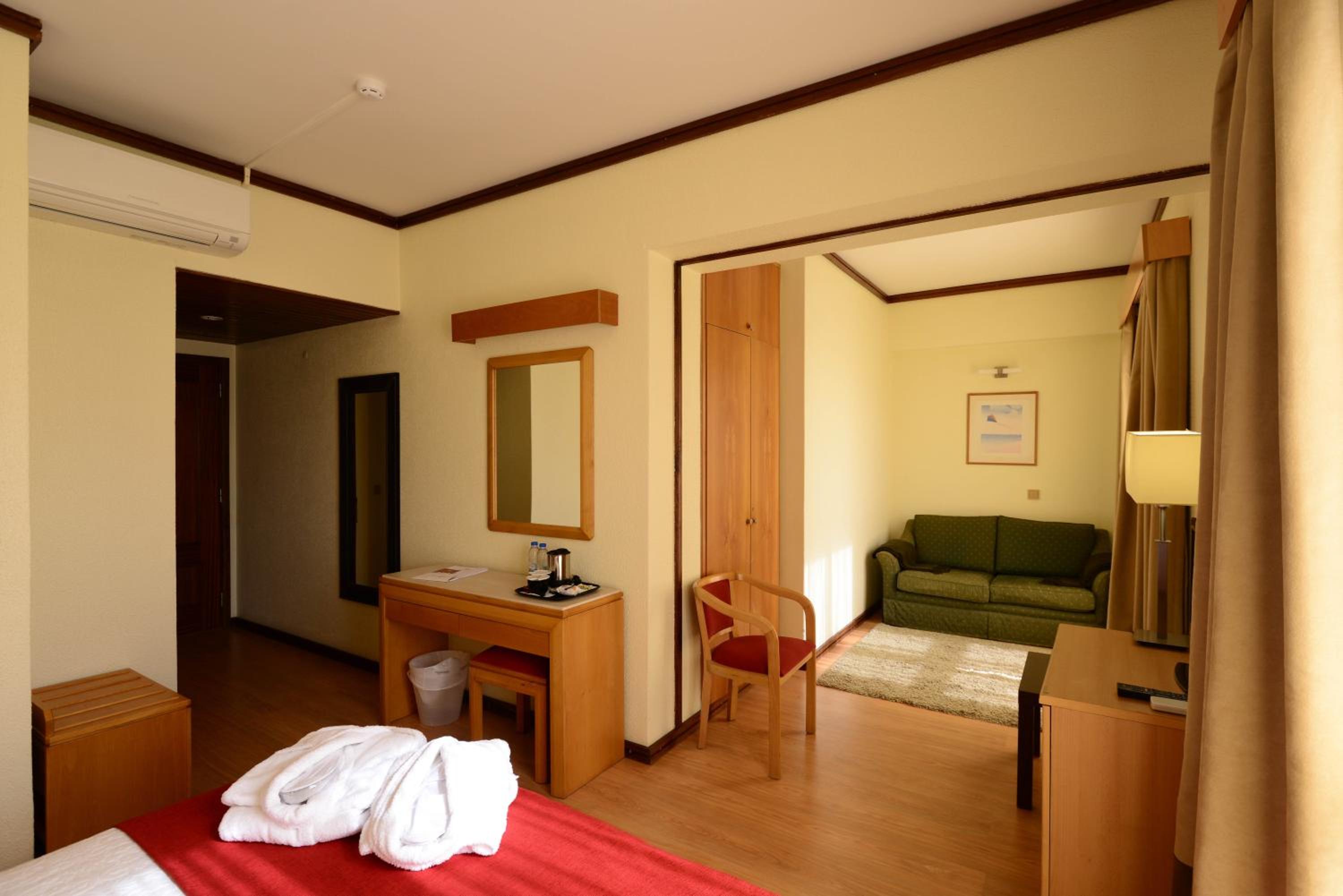 Hotel Dom Nuno 16/49