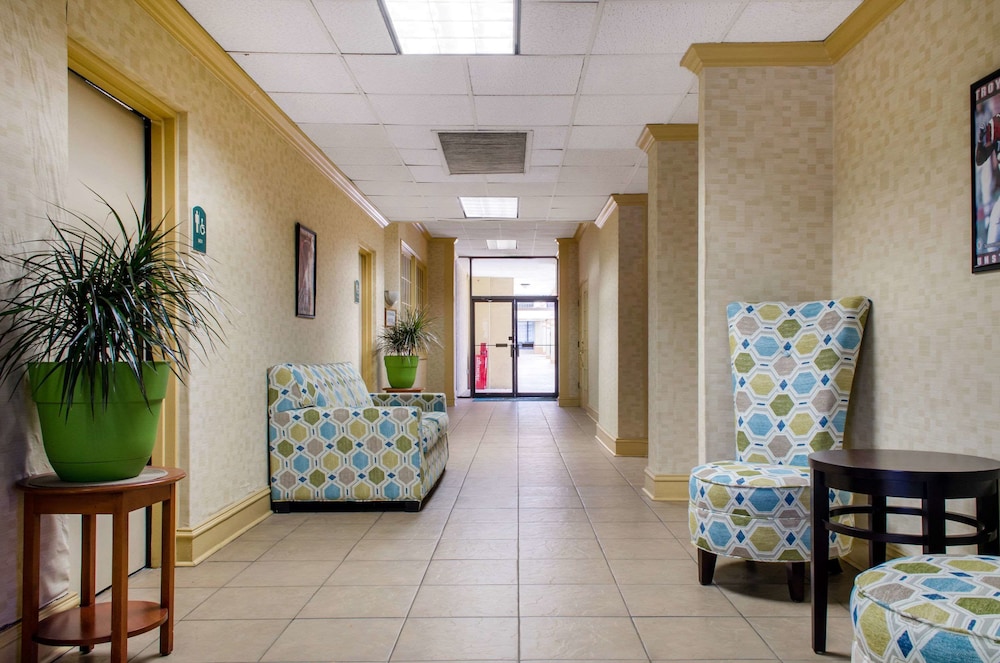 Quality Inn University Area Troy, AL 25/41