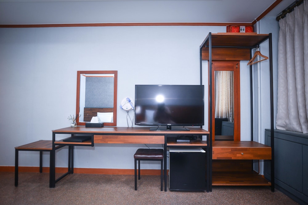 Noblesse Hotel 42/50