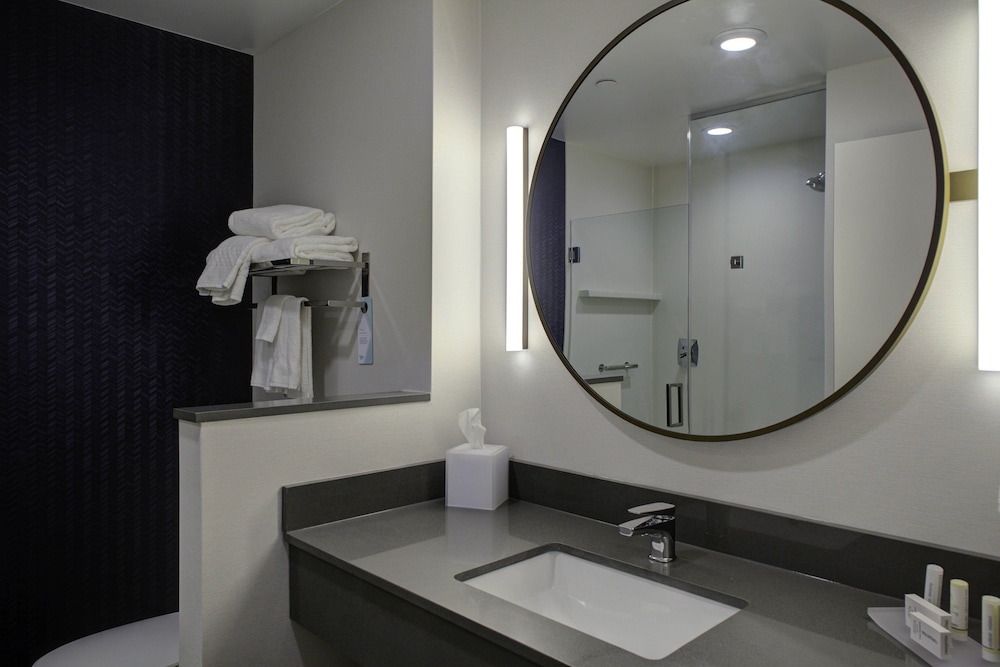 Fairfield Inn Suites Allentown West 18/42