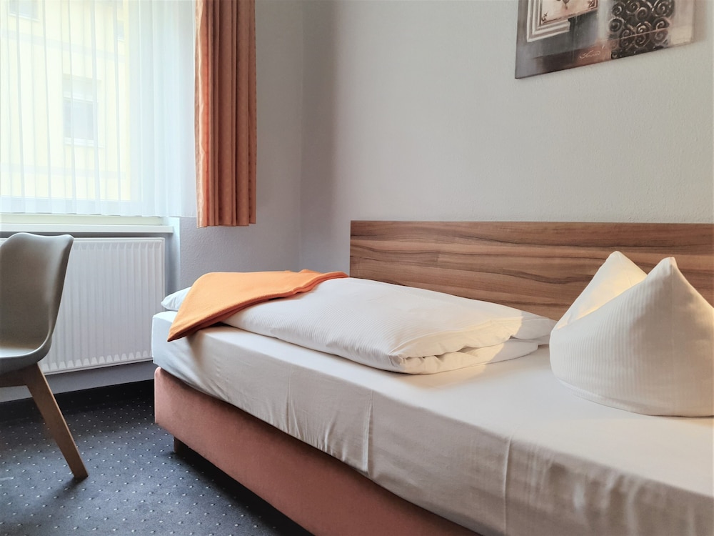 Melarose Feng Shui Hotel 30/64