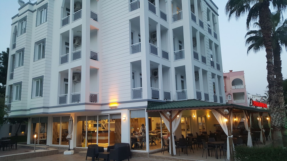 Esperanza Boutique Hotel 68/73