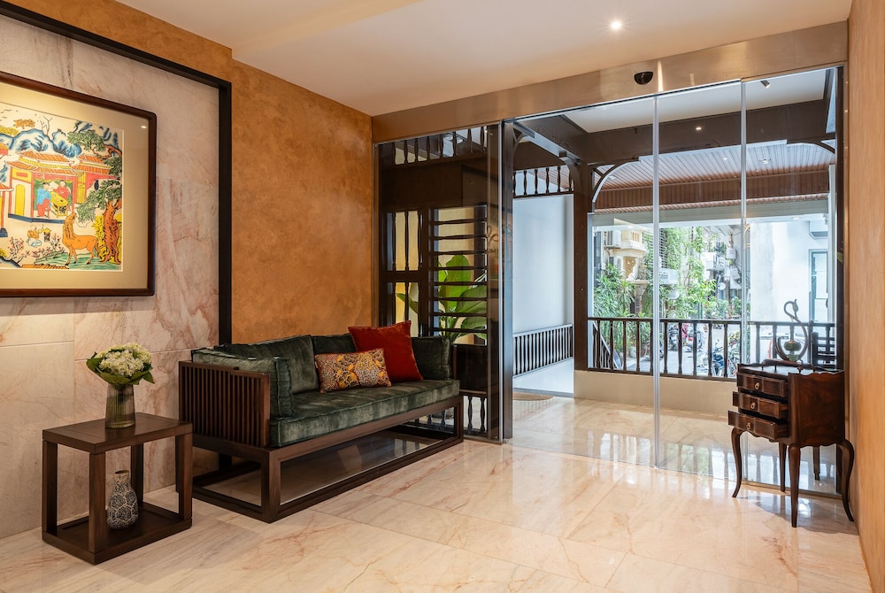 Le Parfum Apartment & Hotel 34/50