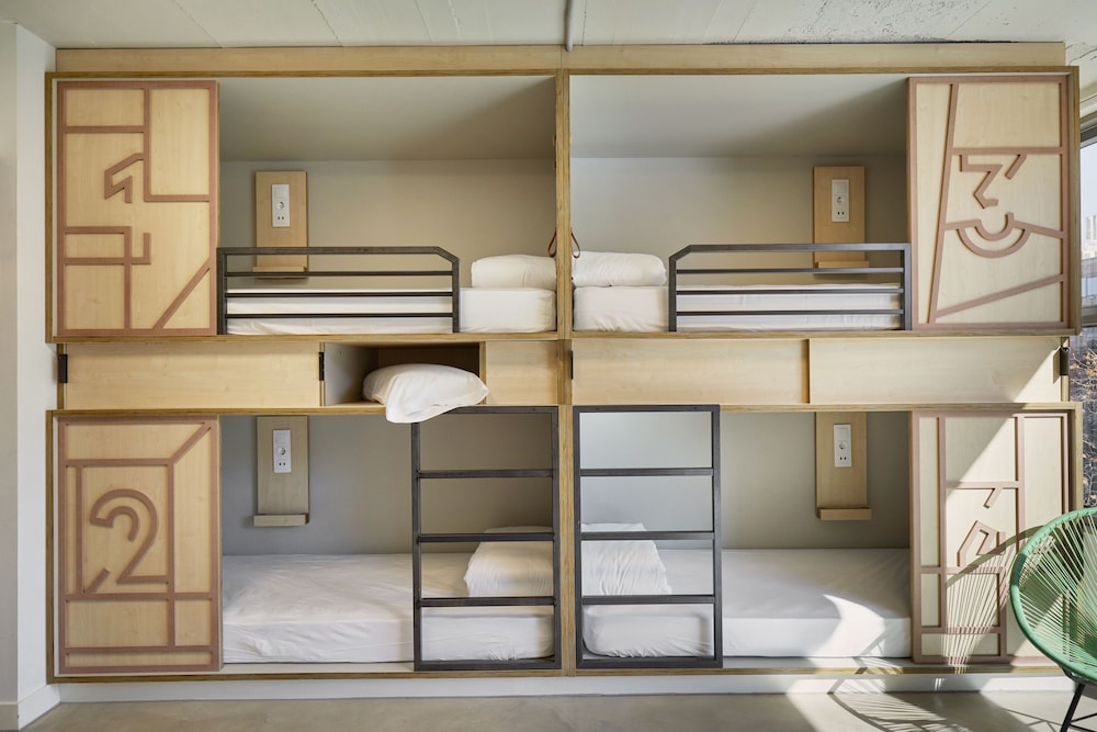 Unite Hostel Barcelona 3/50