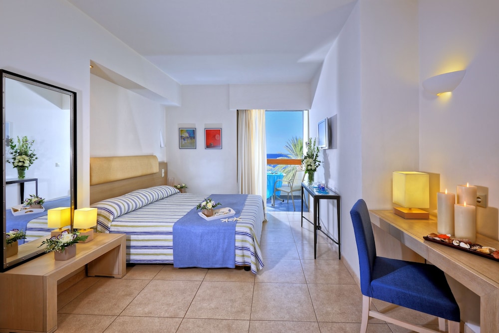 غرفة بسرير مزدوج أو سريرين منفصلين بإطلالة على البحر، Sitia Beach City Resort and Spa 4/10