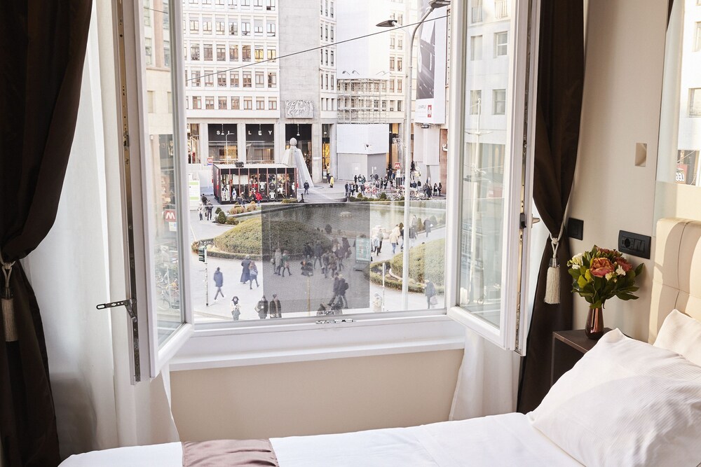 Aiello Rooms - San Babila 20/61
