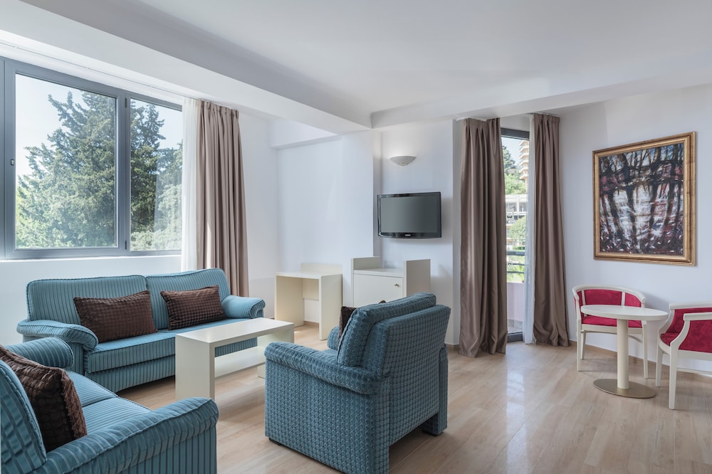 Iberostar Waves Bellevue 51/74