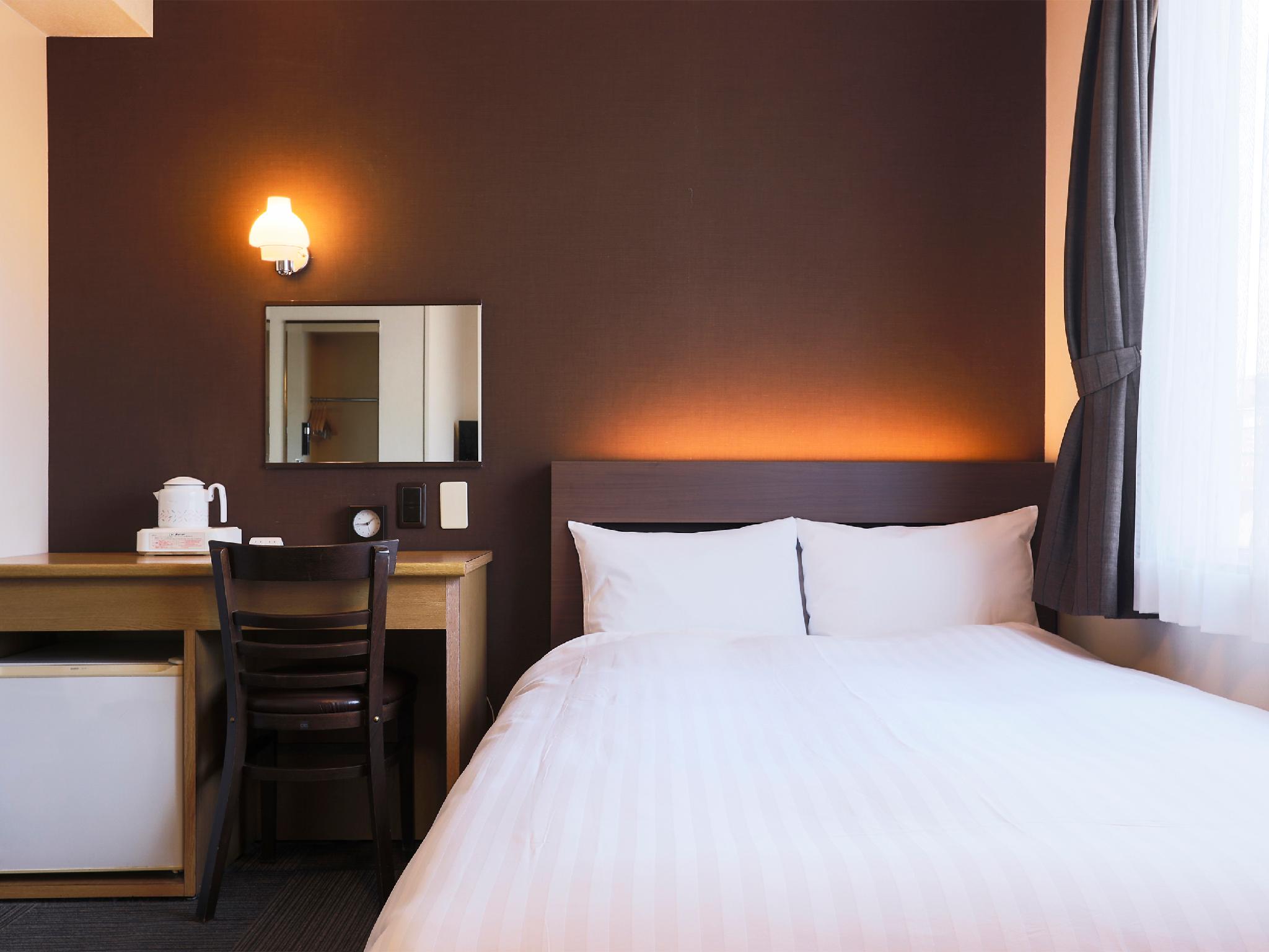 Semi Room, Semi Double Bed