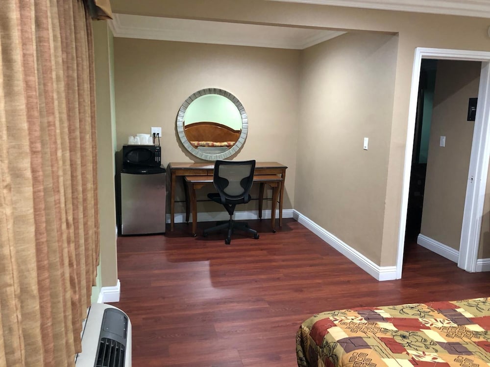 American Inn Suites Lax Airport 38/64
