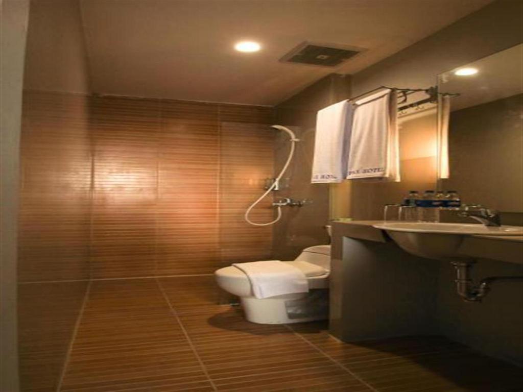 Pax Hotel Jakarta 25/27
