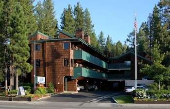 Getaways at Snow Lake Lodge 45/50