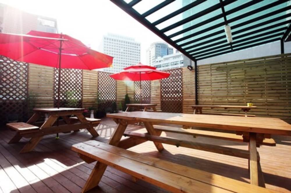 24 Guesthouse Myeongdong Avenue 32/33