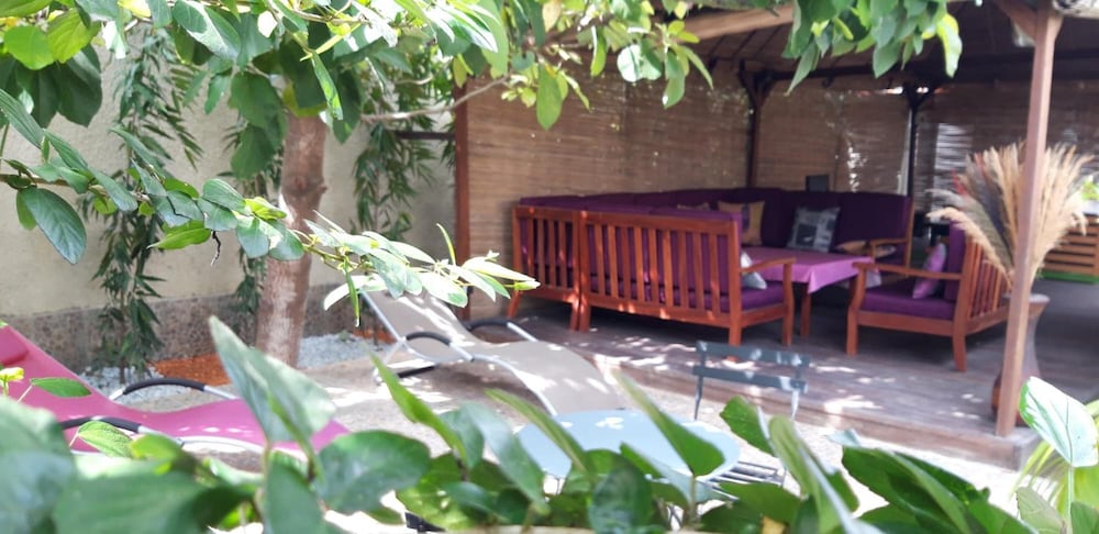 Villa Jaddis 44/50