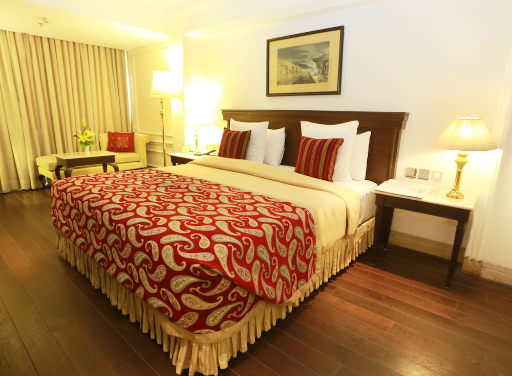 EXECUTIVE, SUITE