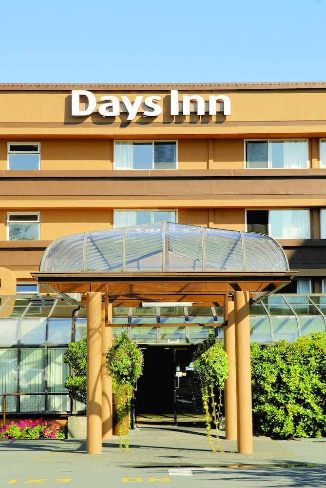 Days Inn by Wyndham Victoria On The Harbour 4/38