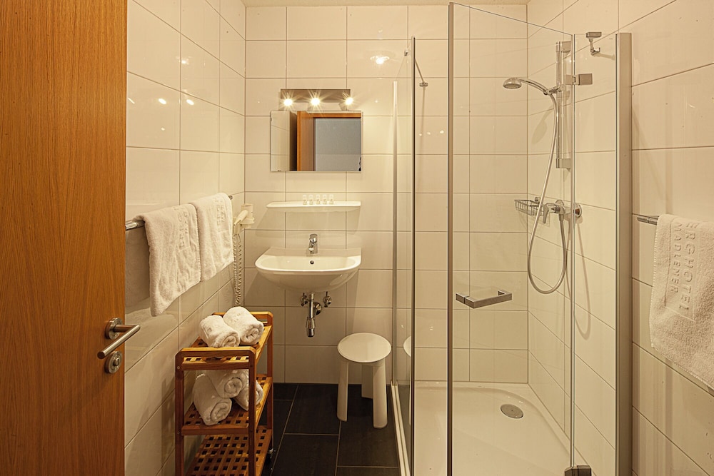 غرفة كلاسيكية بسرير مزدوج 5/5