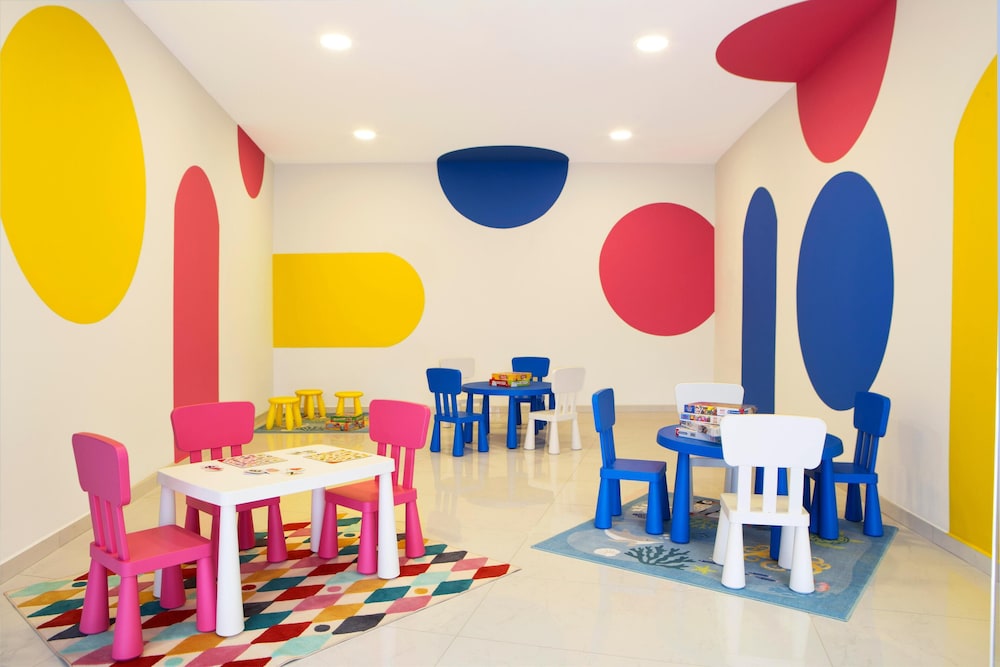 Zeus Eleva Ajul, a Registry Collection Hotel 75/83