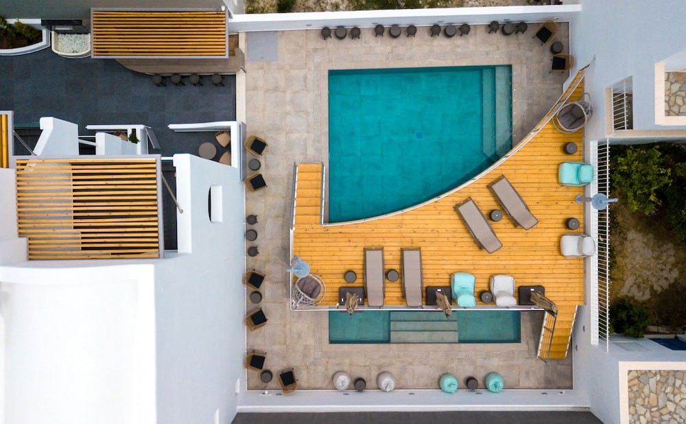 Deluxe Hotel Santorini 44/63