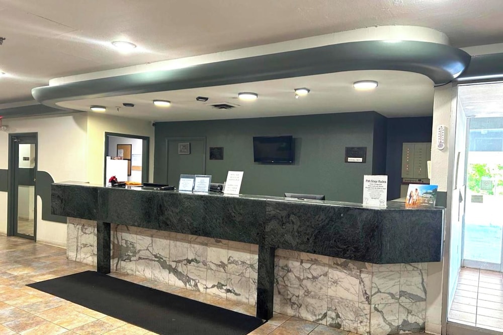 Twin City Inn & Suites Benton Harbor - St. Joseph 6/47