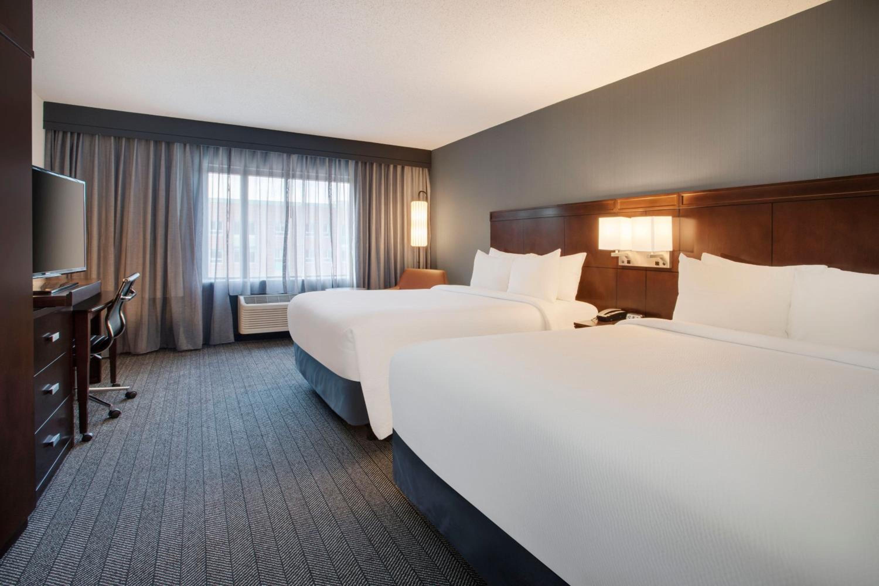 Room, King Bed, Sofa, Bathtub, Accessible