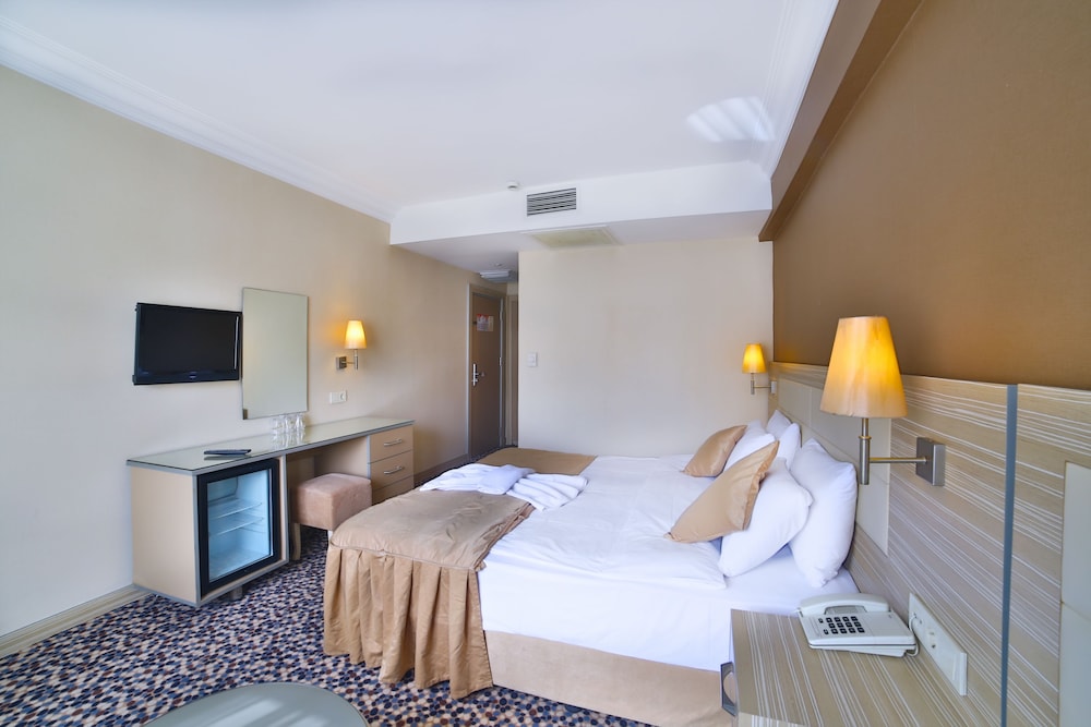 Grand Emin Hotel 18/47