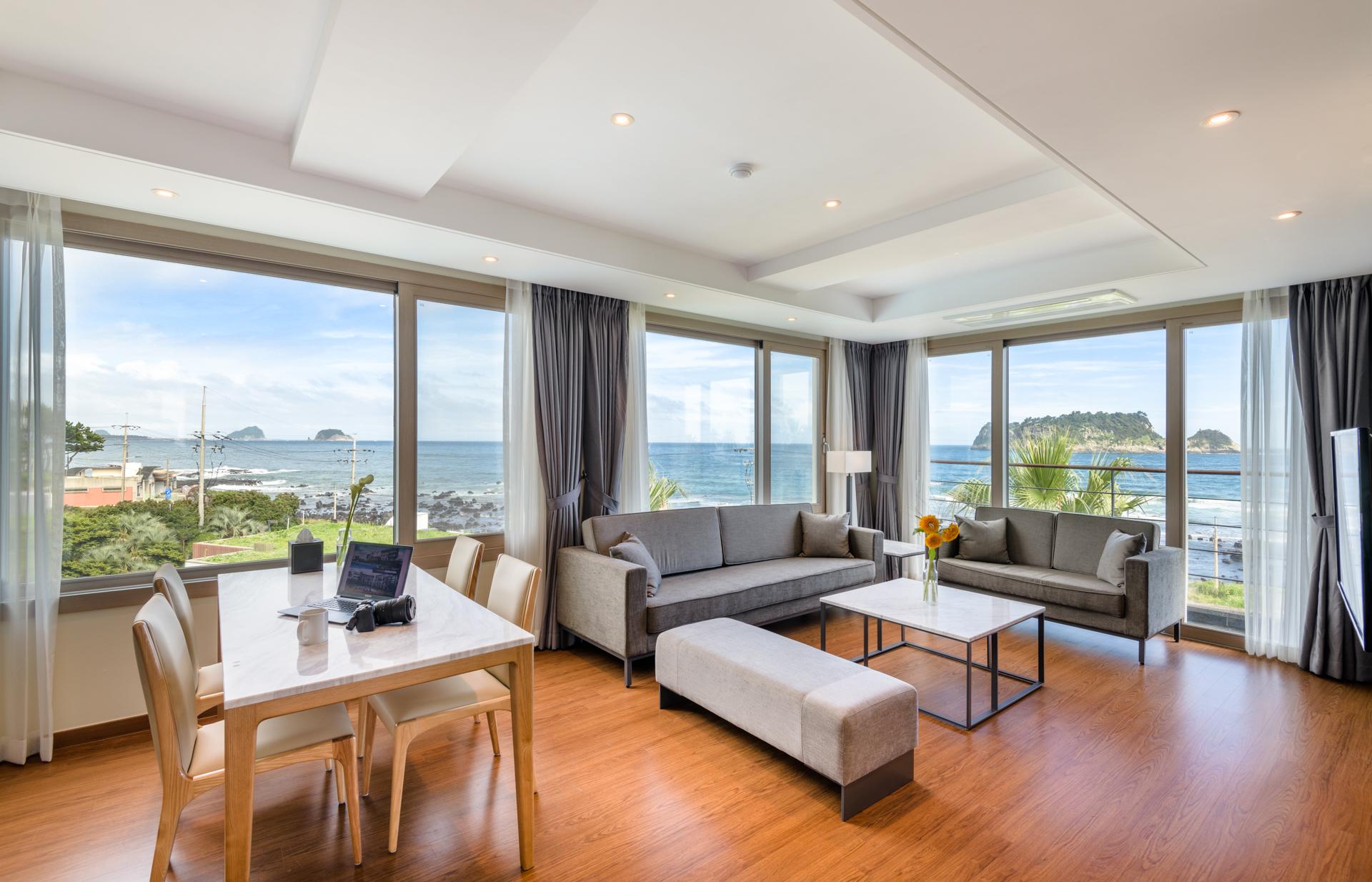 Panorama, Suite, King and Queen Bed, Main Building