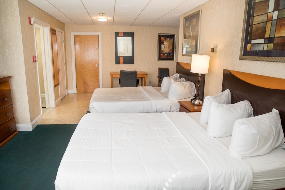 Cedar Park Whirlpool Suites 19/61