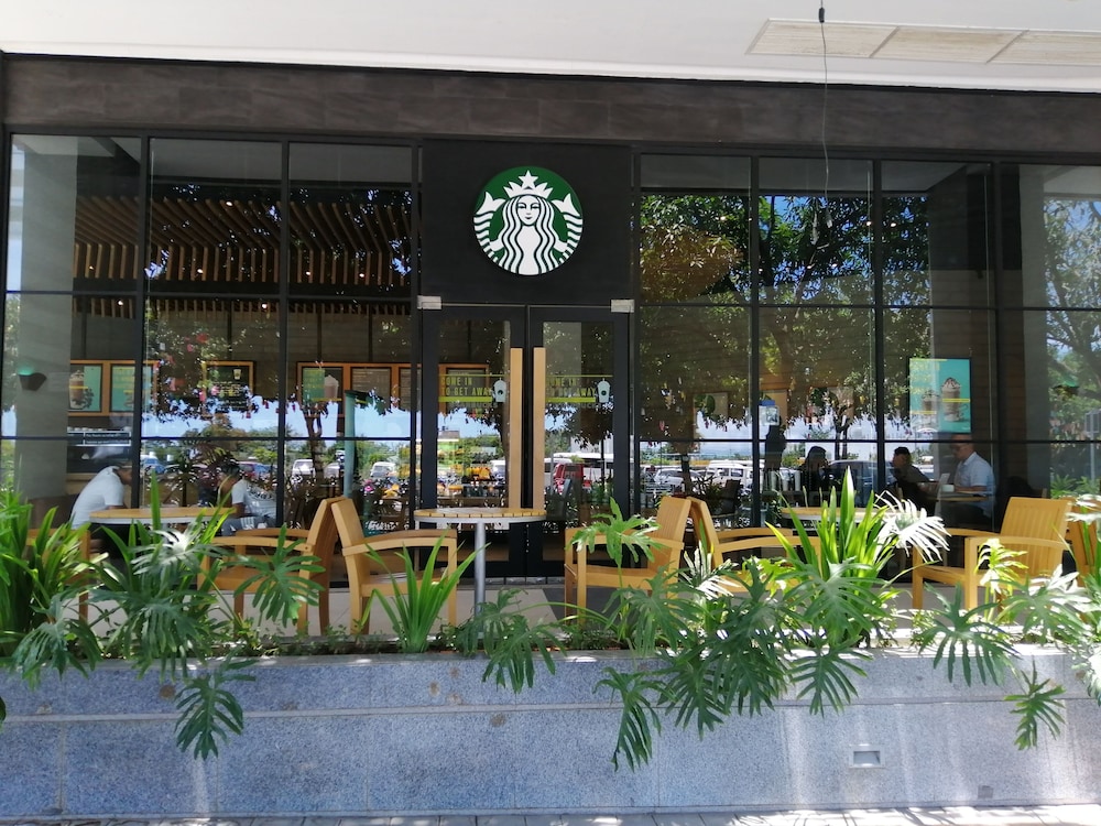 Mactan Newtown With Ocean View 1/50