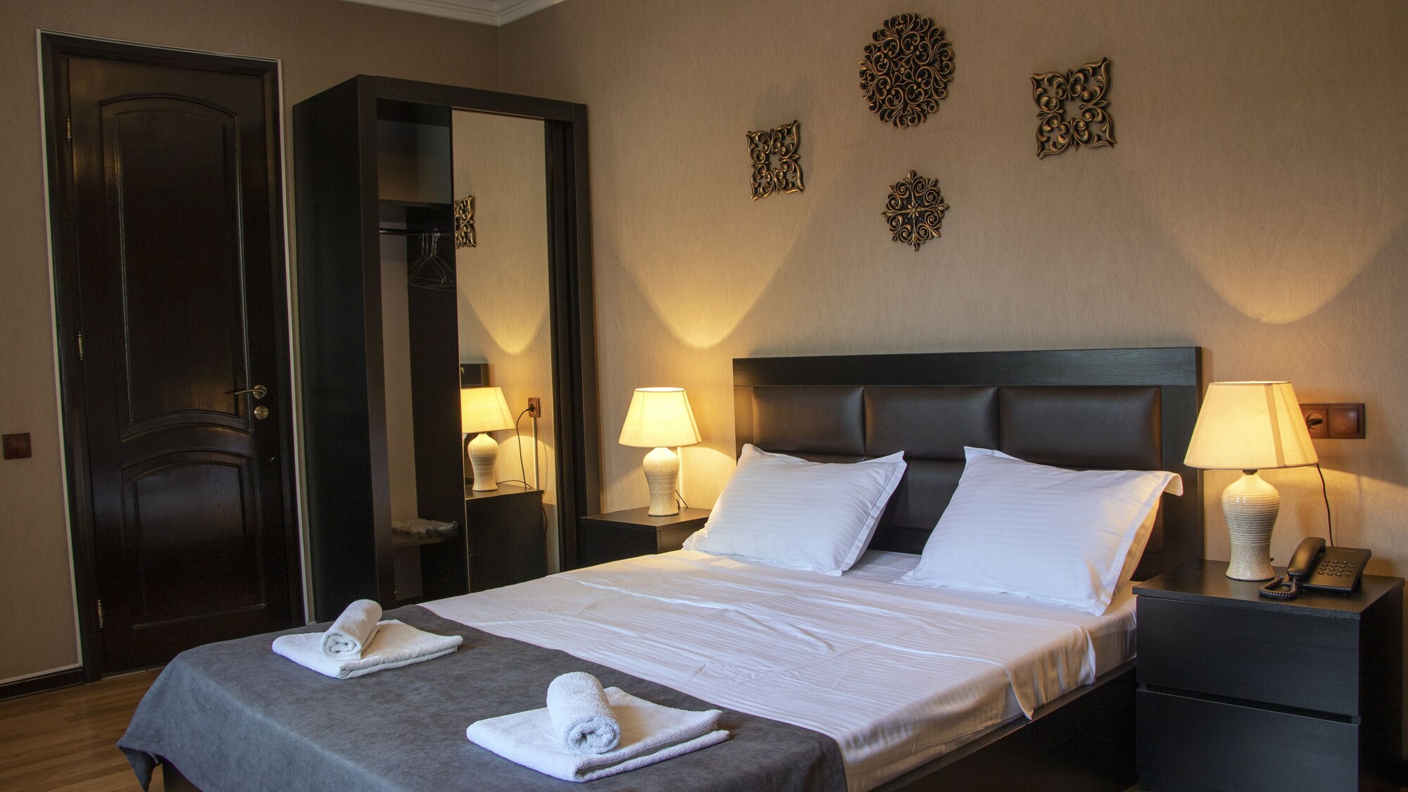 Deluxe, Double or Twin Bed, City View, New Metekhi Hotel 2/4