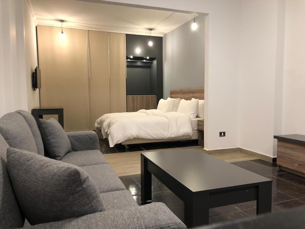 B Residence 10/43