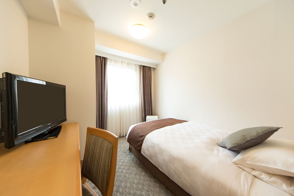 ROOM, SINGLE
