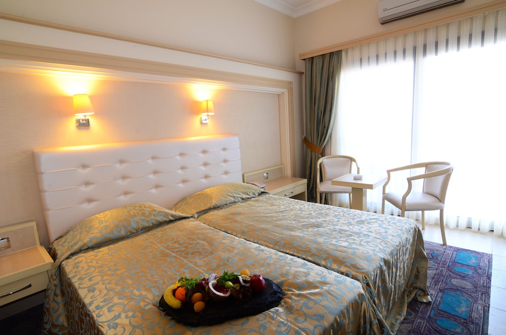 Azka Hotel 14/78