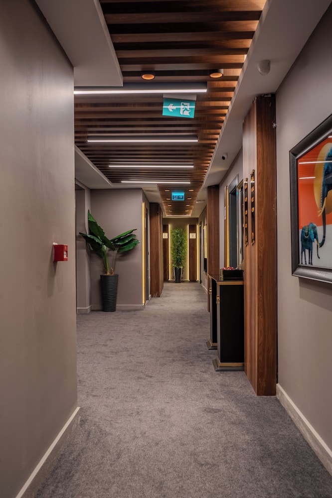 Marlen Hotel Bayrakli 13/48