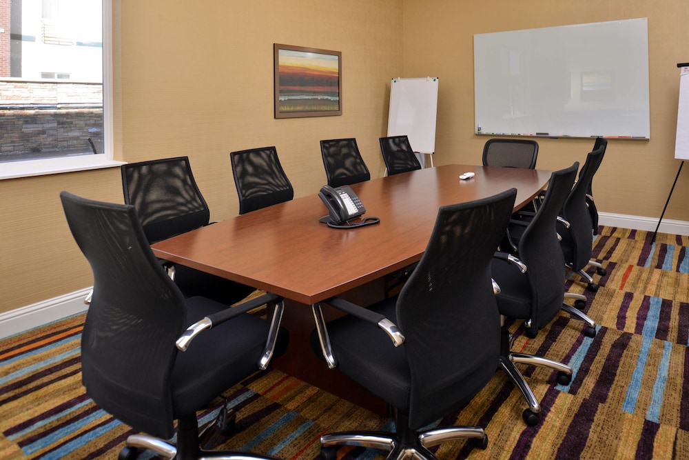 Fairfield Inn And Suites By Marriott Sacramento Airport Woodland 41/44