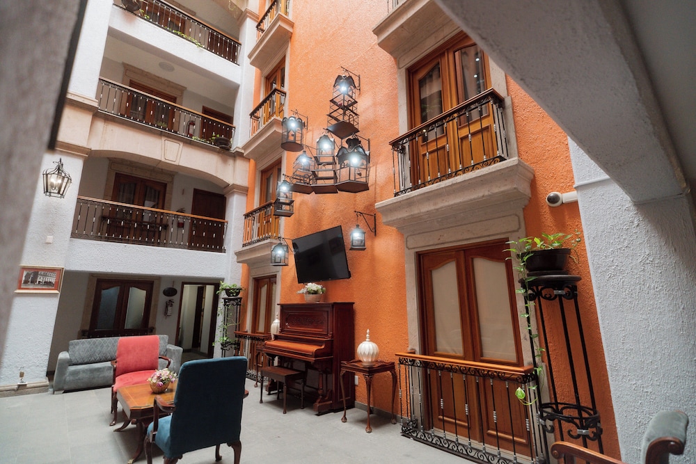 Hotel Santiago de Compostela 45/66