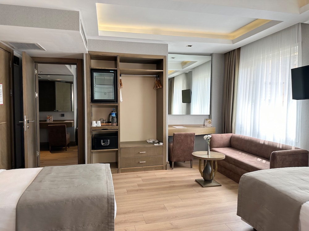 AHC Grand Bazaar Hotel 47/64
