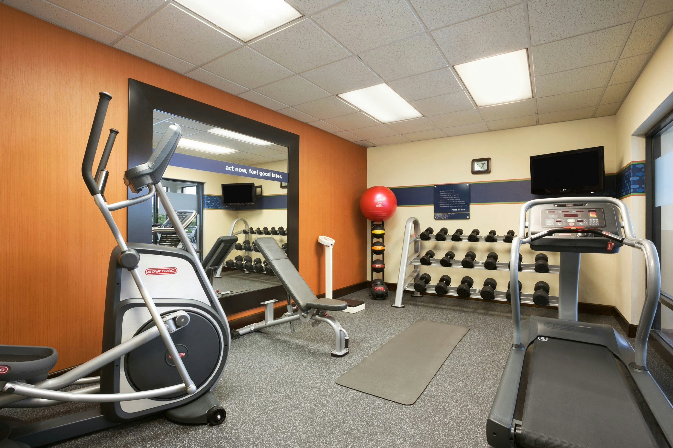 HAMPTON INN BEDFORD 26/52