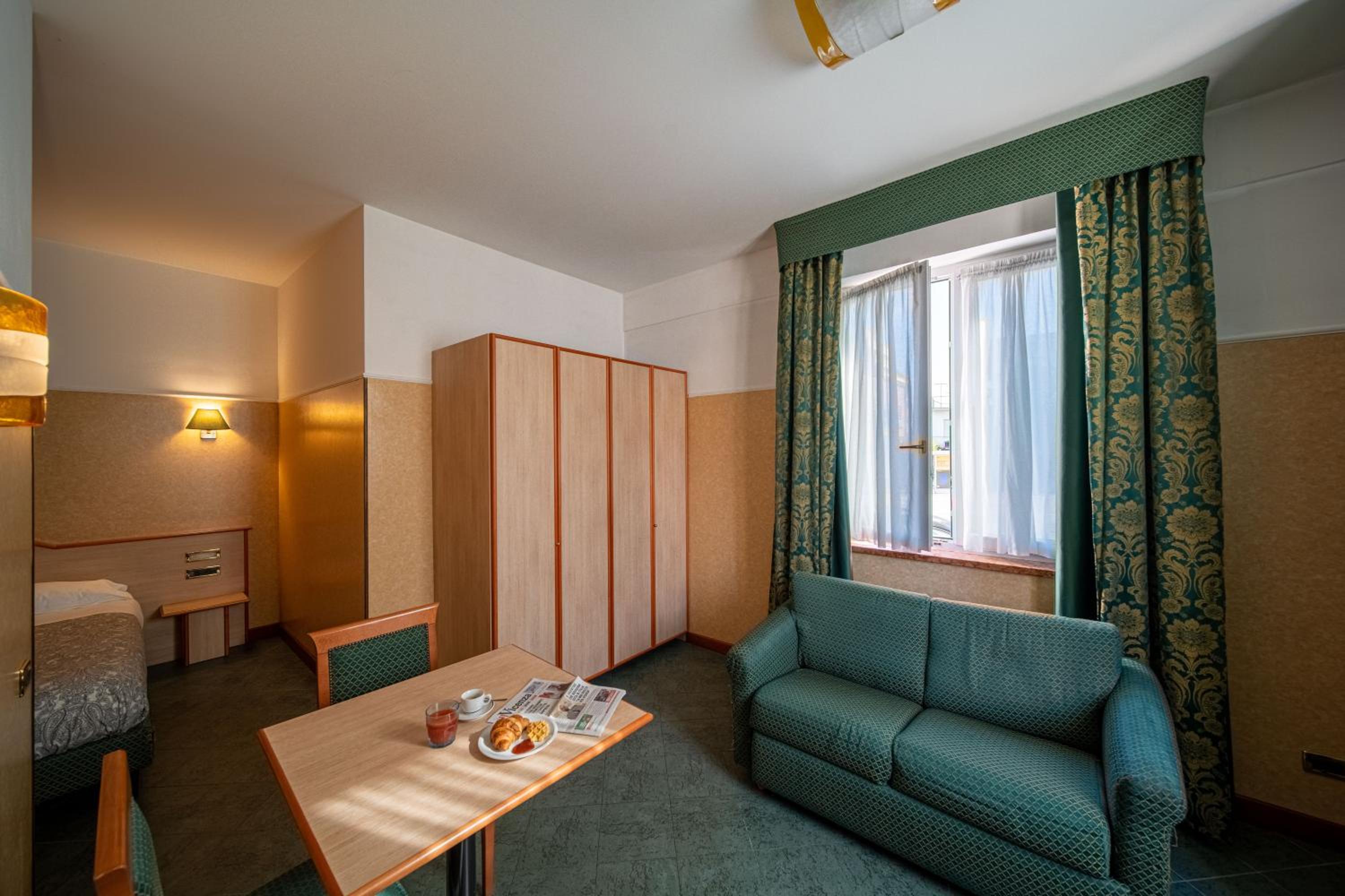 Hotel Mary 29/50