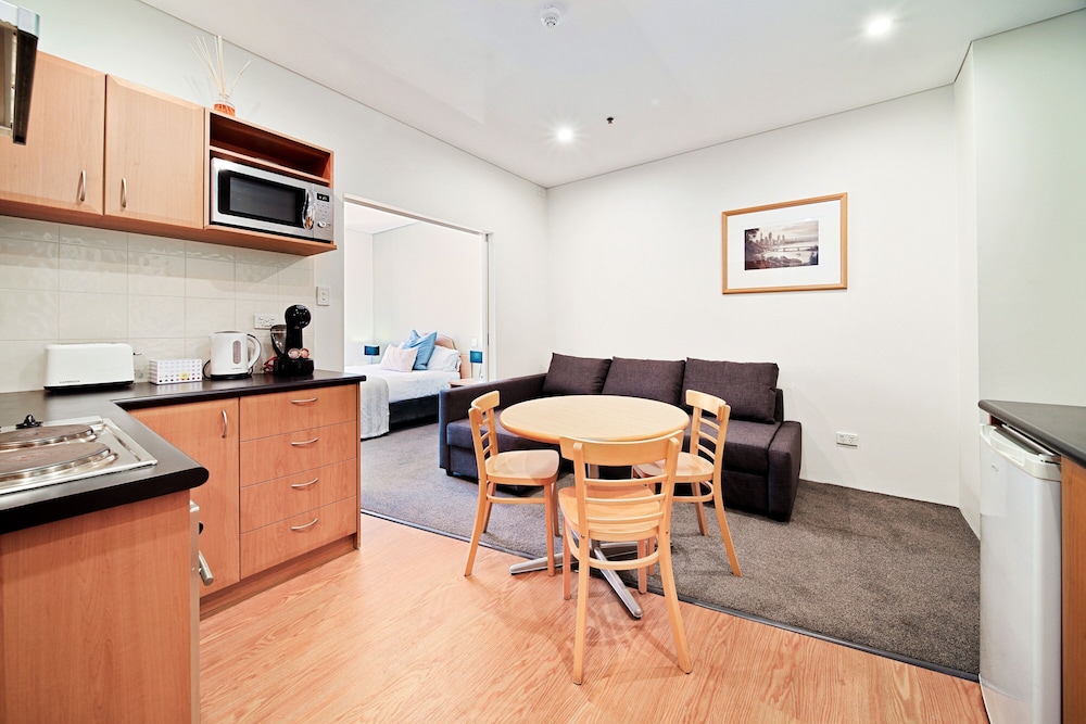 All Suites Perth 86/94