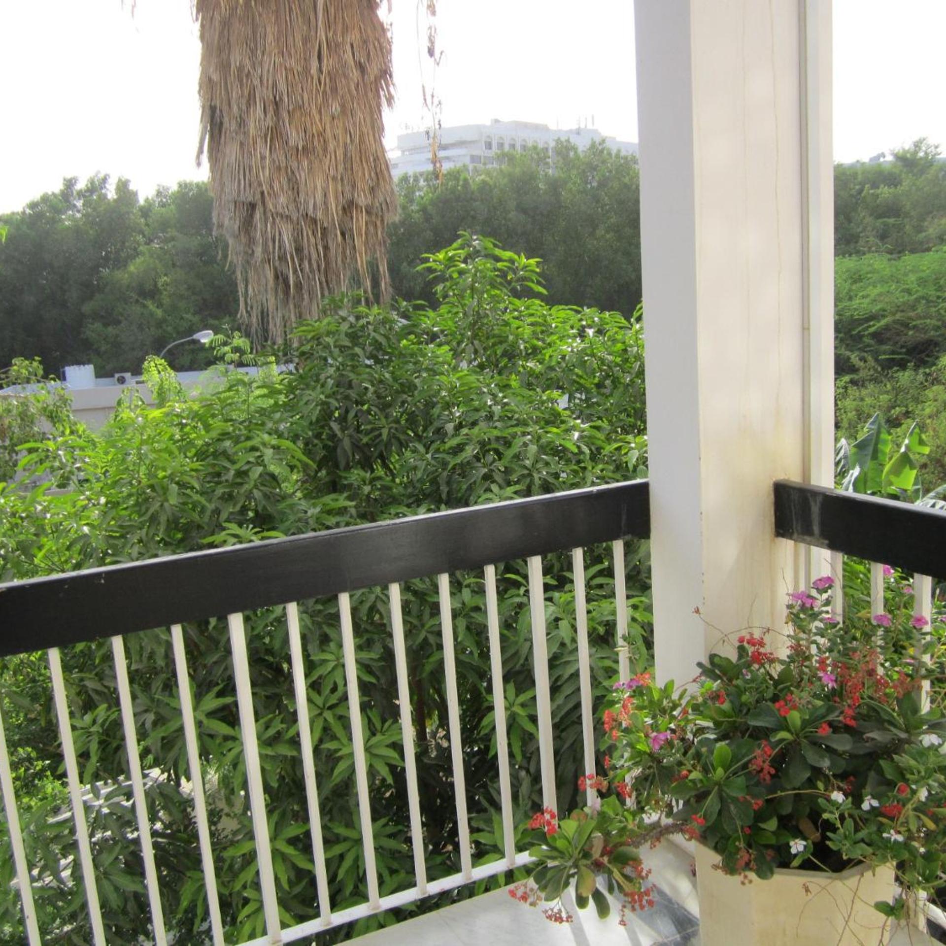 Qurum Beach Hotel 31/33