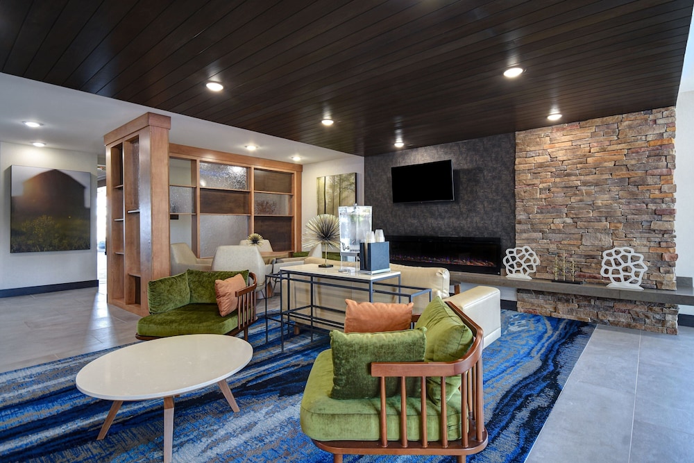 Fairfield Inn & Suites by Marriott Grand Rapids Wyoming 21/36