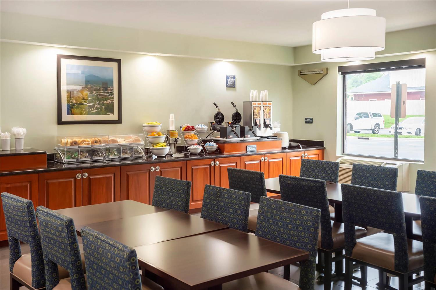 Comfort Suites Outlet Center 9/16