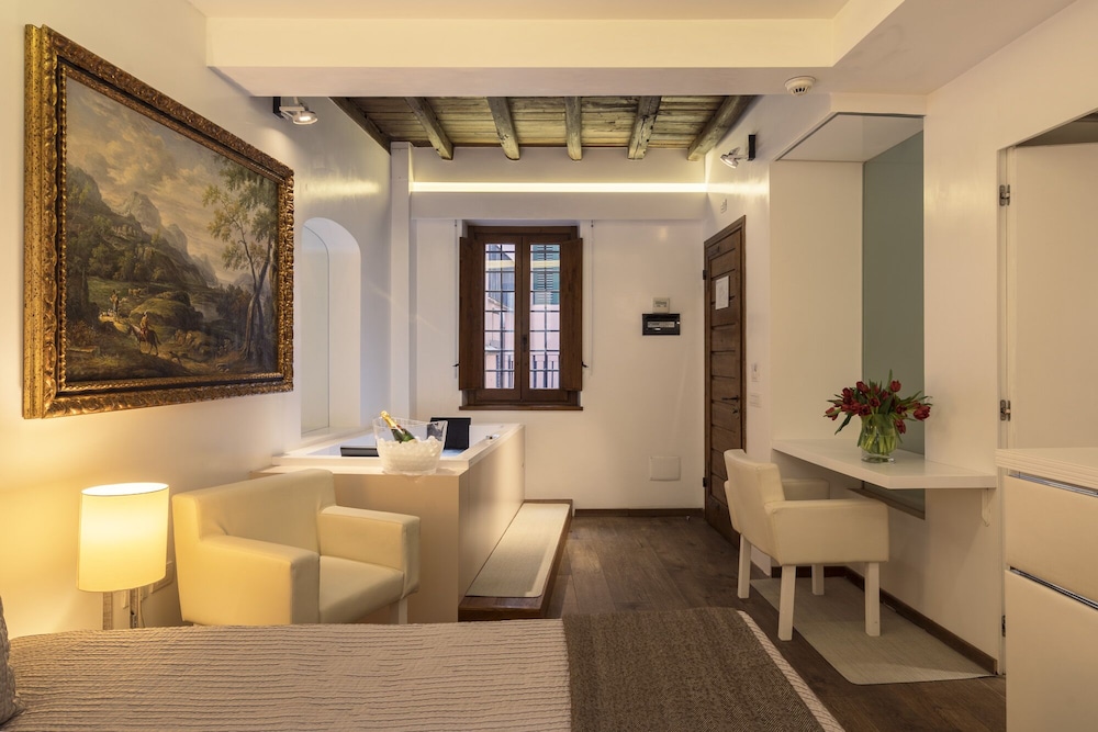 GIGLI D'ORO SUITE 26/33