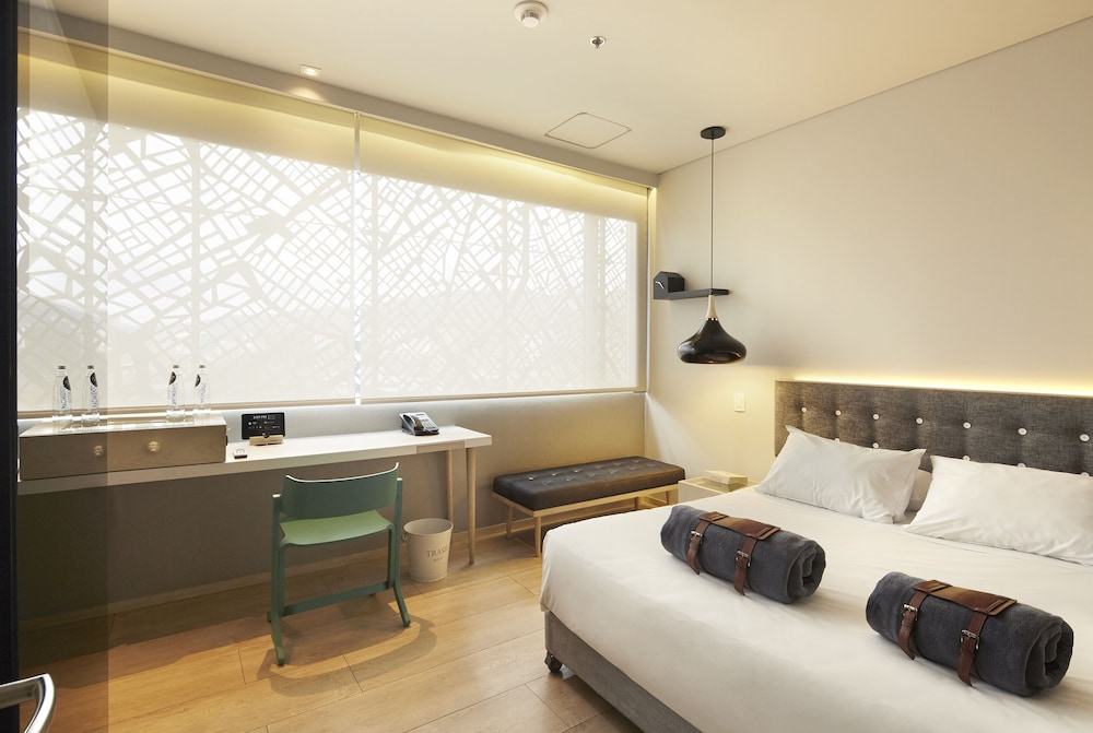 The Click Clack Hotel 22/64
