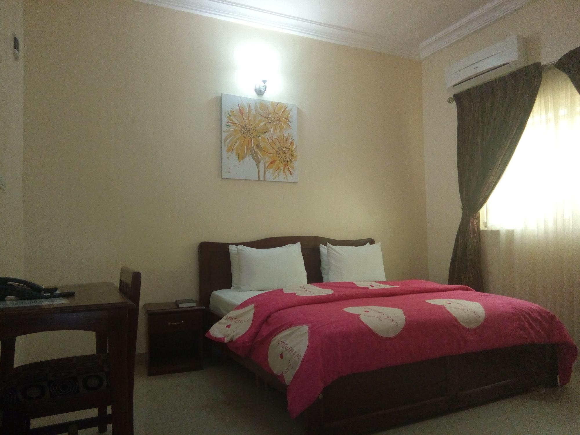 Best Budget Hotel 8/17