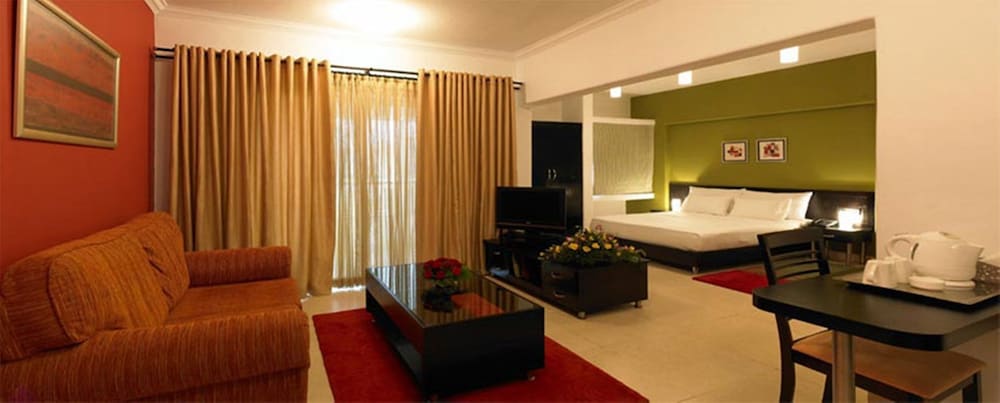 Royal Orchid Golden Suites Pune 42/52